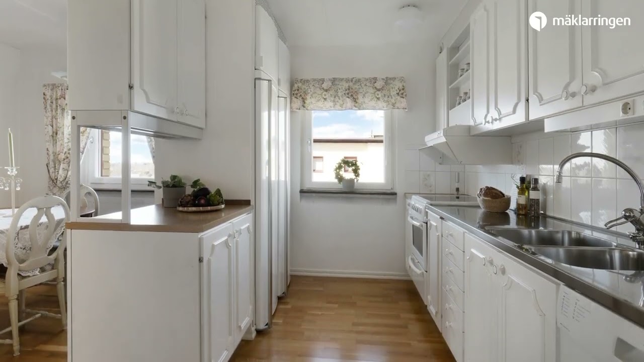 5 rum Lägenhet på Turbingränd 3 Kallhäll Järfälla kommun - video