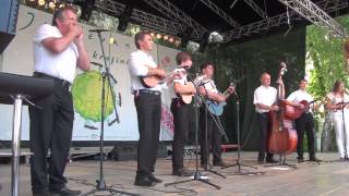 preview picture of video 'Preloški muzikanti - Zabučale gore (Jurjevanje 2012) - v živo'