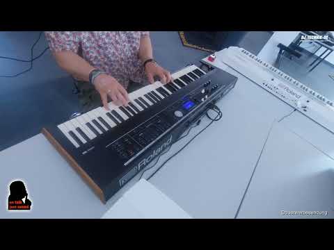 DJ-Technik.de - NO TALK, JUST SOUND - Roland VR-730 ORGAN + FX