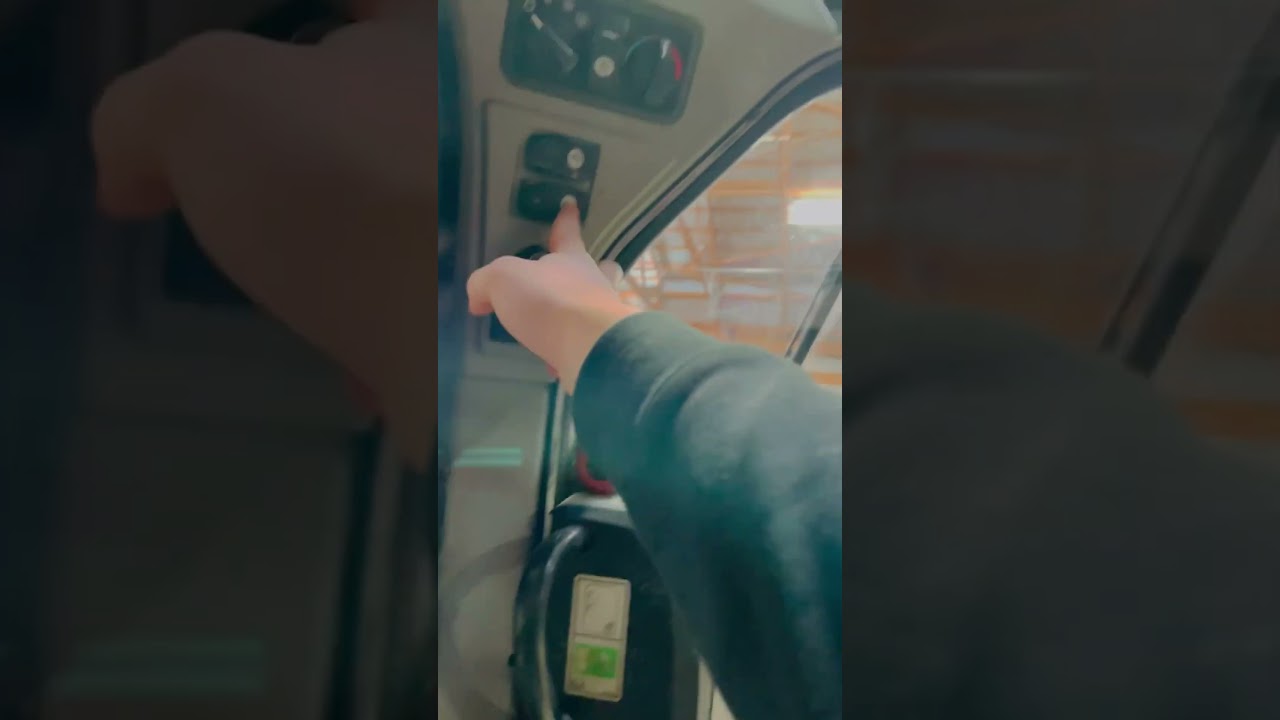 How to start a CAT skid loader