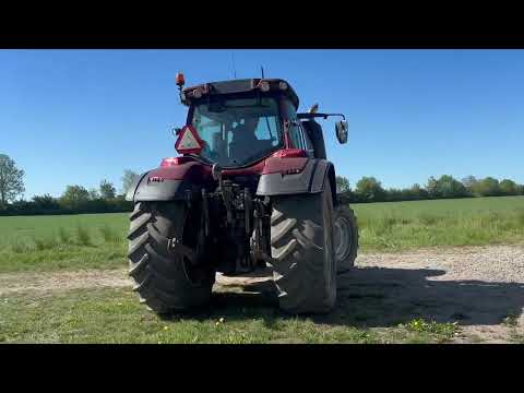 Video: Valtra T214 Versu traktor med frontlift 1