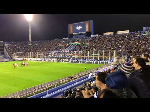 "â€œA la gilada a los traidores le hago la cruzâ€ la pandilla" Barra: La Pandilla de Liniers &bull; Club: Vélez Sarsfield