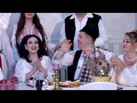 Yasmine Polacek  -  Lumea mă vorbește