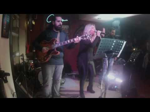 Groove Spot - "Riders On The Storm" (Live@Aroma Bar on 21/12/2016)