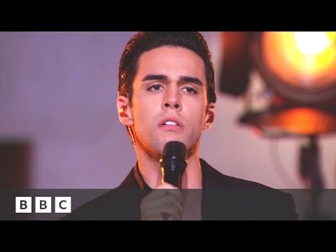 Stephen Sanchez performs 'Until I Found You' | The One Show - BBC