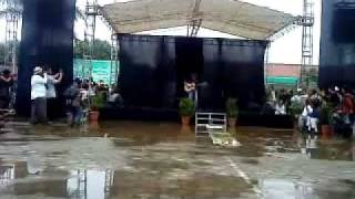 Download lagu Konser Iwan Fals-Pohon Untuk Kehidupan(A' gell).flv mp3