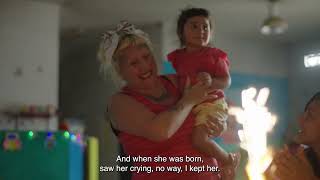 Trailer LOS DIAS CON ELLA (2024) de Matías Scarvaci