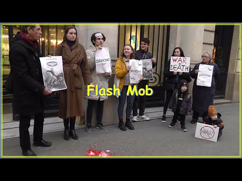 Ukraine Flash Mob devant le siège Danone - 15 03 2022 - Paris