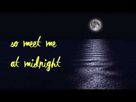 Beth Crowley- Midnight (Based on Cinder by Marissa Meyer) (Official Lyric Video)