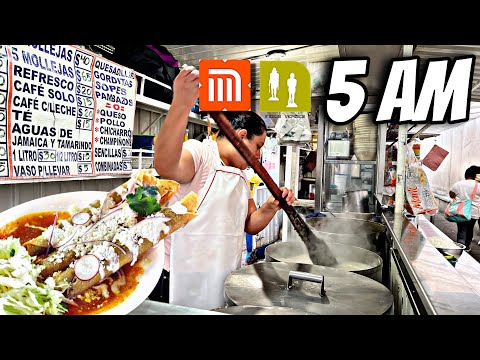 What to EAT at 5 AM on the INDIOS VERDES METRO? 😱