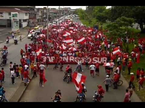 "la caravana escarlata baron rojo sur la hinchada de los cantos y el karnaval" Barra: Baron Rojo Sur • Club: América de Cáli • País: Colombia