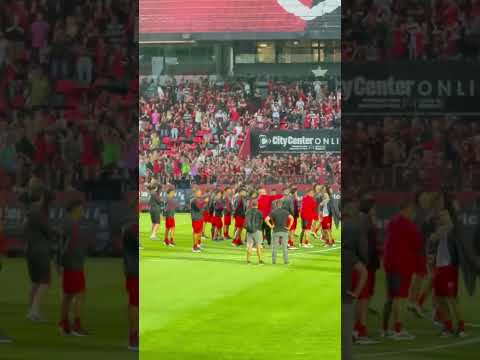 "Banderazo Los Leprosos - Newell's Old Boys previo al clásico del domingo vs Rosario Central" Barra: La Hinchada Más Popular &bull; Club: Newell's Old Boys &bull; País: Argentina