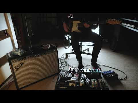 Using the Strymon El Capistan Delay to create an ambient loop: listen to the end for best results!