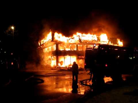 Big Fire---Brand bei Baustoff-Fritzen am 15.12.2010