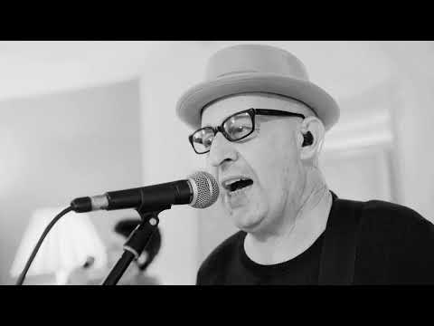 "ENTRE ASPAS - Gin / Live