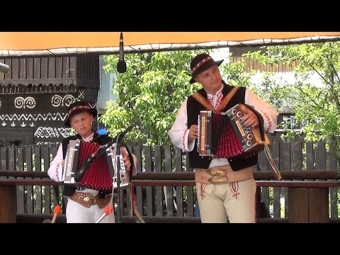 Andrejko a Milan Majerčíkovci - Čičmany 5.ročník stretnutia heligonkárov 2015