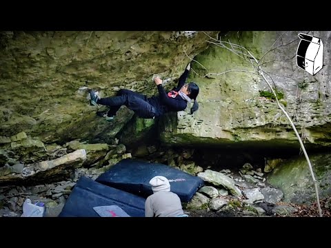 Rule of thumb (V8/7b): Niagara Glen - Maria and Ratul