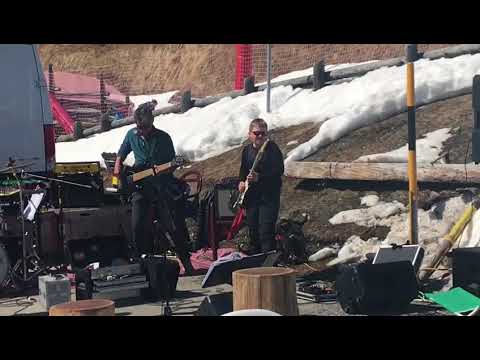 Spontaneinlage in der Alto-Bar zum Saisonende