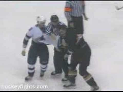Kevin Bieksa vs Dustin Penner