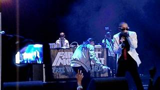 Far East Movement - Fighting for air live/She owns the night live