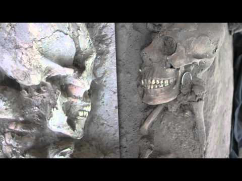 VIDEO! Descoperire senzationala in Mexic: 13 schelete cu cranii alungite tip "Alien"