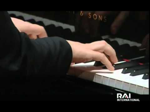 Leif Ove Andsnes plays Rachmaninov's Piano Concerto n.2 - 2nd Mvt.