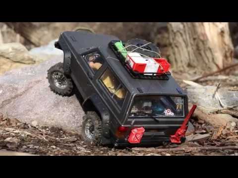 Scale Jeep Cherokee 2 Door Out Crawling in The Woods