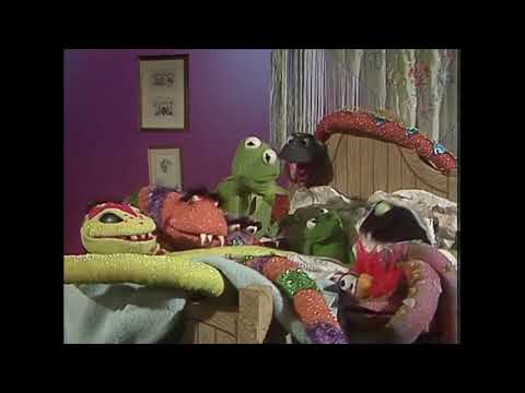 Muppet Songs: Kermit, Robin and Piggy - In a Persian Market/Octopus's Garden