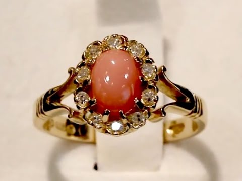 Pink Coral and 0.25 ct Diamond, 18 ct Yellow Gold Cluster Ring - Vintage 1979 - W9334