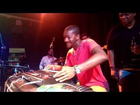 Snarky Puppy - Lingus (live in Dallas May 4th, 2013)