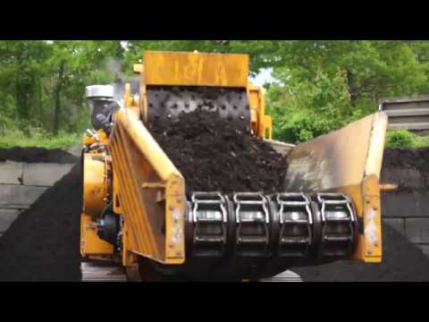 5800BT Horizontal Grinder - Mulch Production