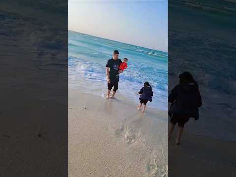 Haifa enjoying in beach with family #music #love #arabic #habiza #haifahabib #haifahabib