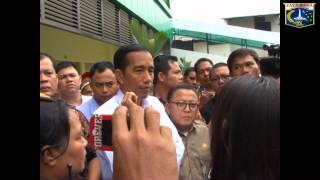 preview picture of video '26 Feb 2014 Gub Jokowi mengunjungi Pasar Blok G Tanah Abang'