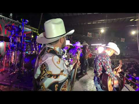 Amores Van y Vienen ¨En ViVo¨ La Nueva Estrategia Ft. La Maquinaria Norteña