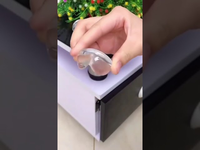 Vídeo relacionado con TUKA 2,5 Metros Protector Borde Anti-Golpe, Espuma Forma de L para Mesa Borde, anticolisión Tira para Seguridad Bebés y niños, Suave Protectores para Bordes, Extra DENSOS. Off Blanco, TKD7000 250cm
