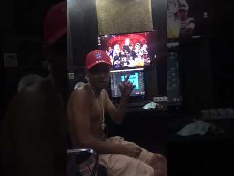 MC LIPI - TÃO BOM ACORDA COM SEU CARINHO | A GENTE SEMPRE SE REVOLVE (PRÉVIA) 2020 para status