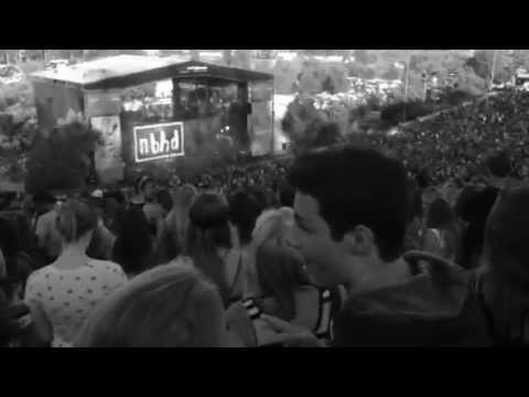 The Neighbourhood- Female Robbery|| Kroq Weenie Roast 2014