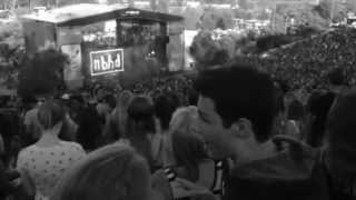 The Neighbourhood- Female Robbery|| Kroq Weenie Roast 2014