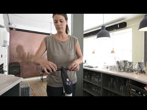 Kombiskurmaskin Nilfisk SC100 E Premium - Youtube manufacturer video 2