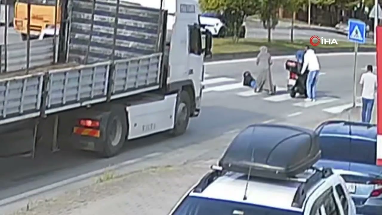 Kırmızı ışığı son anda fark etti, motosikletten düştü