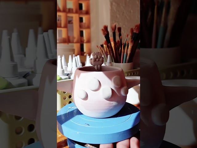 Vídeo relacionado con Bioworld Kirby - Taza de cerámica esculpida (473 ml), color rosa