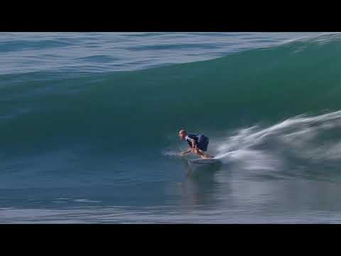 Kelly Slater na bateria contra Filipe Toledo