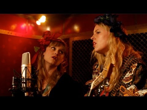 The Chapin Sisters sing The Everly Brothers - Love Hurts