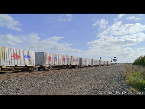 4PM4 Freight Train With Steel Wagons & Shipping Containers (21/8/2022) - PoathTV Australian Railway