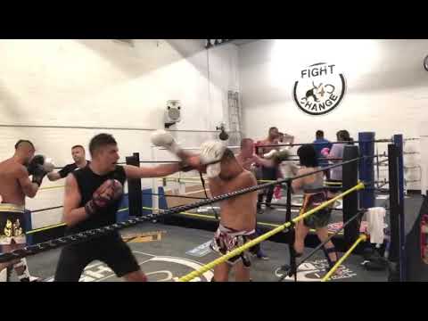 Muay Thai london by Thai master team kru Thai uncle Thai the best Muay Thai classes central london