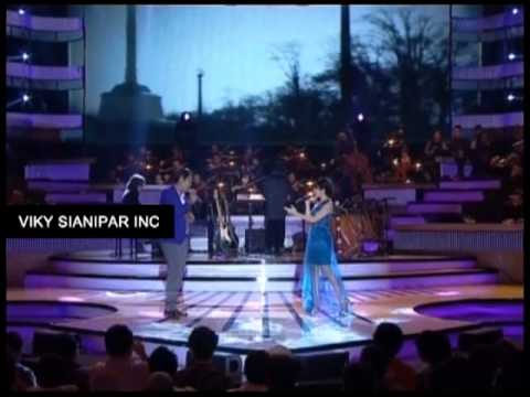 Viky Sianipar inc.| Harmony Sctv 2012 | Seluruh Nafas Ini | Viky Sianipar feat. Last Child Giselle