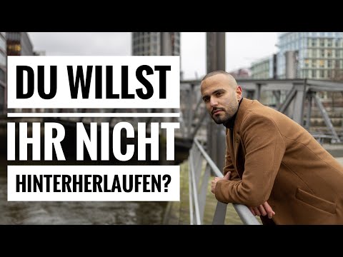 She rarely replies and you don't want to chase after her? - Dating mistake!