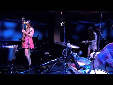 HAIM - Falling - Exclusive and live at Maida Vale