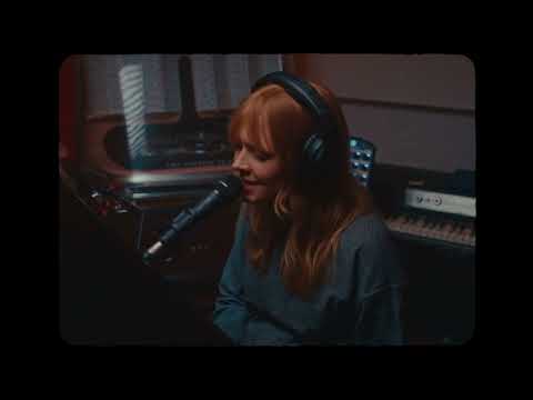 Lucy Rose - Over When It’s Over (Live From Black Barn Studios)