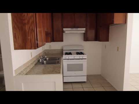 PL9104 - Upper Rear Studio Apartment for Rent! (Los Angeles, CA)